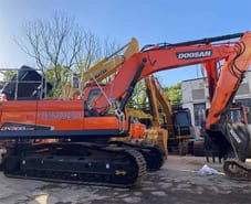 2024 Doosan DX300LC-9C crawler excavator side view 2024 Doosan DX300LC-9C crawler excavator side view