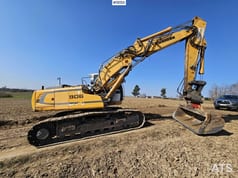 2012 Liebherr R906 crawler excavator side view 2012 Liebherr R906 crawler excavator side view