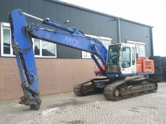 2005 Liebherr R924B crawler excavator, side view 2005 Liebherr R924B crawler excavator, side view