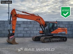 2020 Doosan DX225LC-5 crawler excavator, side view 2020 Doosan DX225LC-5 crawler excavator, side view