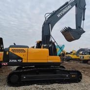 2022 Hyundai 225L VS crawler excavator side view