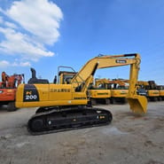 2022 Komatsu PC200-8 Raupenbagger, Seitenansicht 2022 Komatsu PC200-8 Raupenbagger, Seitenansicht