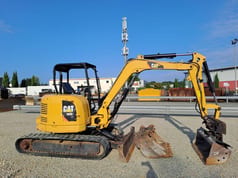 2019 Caterpillar 305E2 crawler excavator, side view