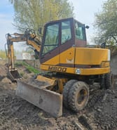 2002 Hydrema M800 wheel excavator, side view 2002 Hydrema M800 wheel excavator, side view