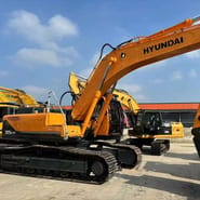 2022 Hyundai 305LC-9T crawler excavator, side view 2022 Hyundai 305LC-9T crawler excavator, side view