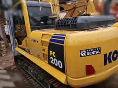 2020 Komatsu PC200 crawler excavator, side view