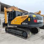 2015 Hyundai R220LC-9S crawler excavator, rear three-quarter view 2015 Hyundai R220LC-9S crawler excavator, rear three-quarter view