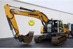 2015 Liebherr R926COMPACT LC crawler excavator side view 2015 Liebherr R926COMPACT LC crawler excavator side view