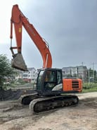 2022 Hitachi ZAXIS 200 crawler excavator side view