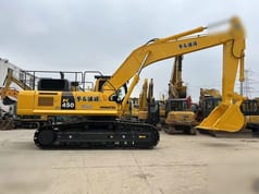 2022 Komatsu PC450-8 crawler excavator side view 2022 Komatsu PC450-8 crawler excavator side view
