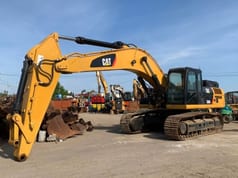 2020 Caterpillar 336D2 crawler excavator, side view 2020 Caterpillar 336D2 crawler excavator, side view