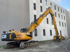 2014 JCB JS360 demolition excavator, side view 2014 JCB JS360 demolition excavator, side view