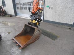 2016 Hitachi 85US mini excavator bucket attachment 2016 Hitachi 85US mini excavator bucket attachment