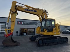 2016 Komatsu PC228 USLC-10 crawler excavator, side profile view 2016 Komatsu PC228 USLC-10 crawler excavator, side profile view