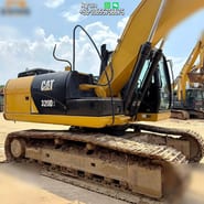 2017 Caterpillar 320D2 crawler excavator, side view