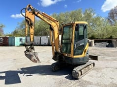 2011 Hyundai R27Z-9 mini excavator, side view 2011 Hyundai R27Z-9 mini excavator, side view