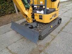 2021 XCMG XE18E mini excavator front view