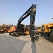 2024 Hyundai R220LC-9S crawler excavator, side view