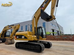2025 Caterpillar 320D crawler excavator side view 2025 Caterpillar 320D crawler excavator side view