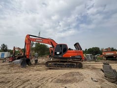 2024 Doosan DX225LC-9C crawler excavator side view 2024 Doosan DX225LC-9C crawler excavator side view