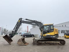 2013 Volvo ECR145DL crawler excavator, side profile view 2013 Volvo ECR145DL crawler excavator, side profile view