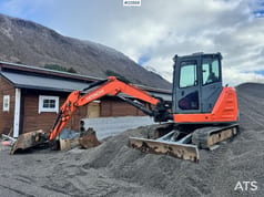 2014 Hitachi ZX65USB-5A crawler excavator, side view 2014 Hitachi ZX65USB-5A crawler excavator, side view