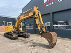 2010 Liebherr R906LC crawler excavator, side view