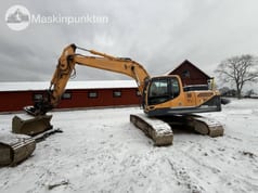 2015 Hyundai R220LC-9N crawler excavator, side view 2015 Hyundai R220LC-9N crawler excavator, side view