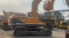 2016 Hyundai 220LC-9S crawler excavator, side view 2016 Hyundai 220LC-9S crawler excavator, side view