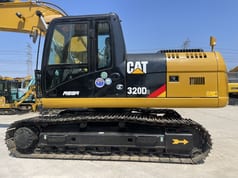 Escavadora de rastos Caterpillar 320D2 de 2023 em vista lateral