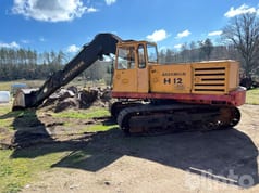 1972 Åkerman H12 crawler excavator, side view 1972 Åkerman H12 crawler excavator, side view