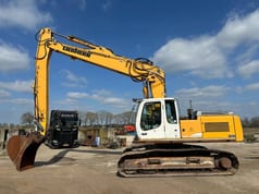 2009 Liebherr R934C HDSL crawler excavator, side profile view