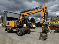 2016 Liebherr A920LITRONIC wheel excavator, side profile view