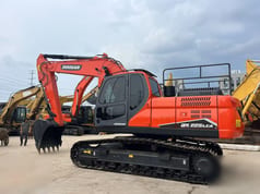 2019 Doosan DX225LCA crawler excavator, side profile view 2019 Doosan DX225LCA crawler excavator, side profile view