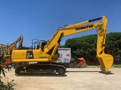 2021 Komatsu PC210LC crawler excavator side view 2021 Komatsu PC210LC crawler excavator side view