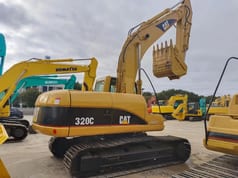 2018 Caterpillar 320C crawler excavator, side profile view 2018 Caterpillar 320C crawler excavator, side profile view