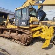 Caterpillar D6G crawler dozer, side view Caterpillar D6G crawler dozer, side view