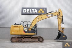 2016 Caterpillar 320EL crawler excavator side view