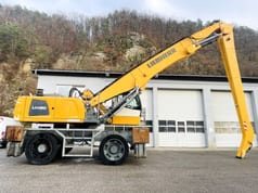 2017 Liebherr LH60 M LITRONIC material handler, side view