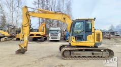 2013 Komatsu PC138US-8 crawler excavator, side view 2013 Komatsu PC138US-8 crawler excavator, side view