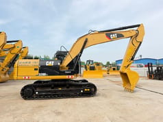 Pelle sur chenilles Caterpillar 320D2L de 2020, vue de profil