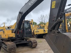 2013 Volvo EC200DL crawler excavator, front three-quarter view
