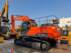 2022 Doosan DX300LC-9C excavator, side profile view