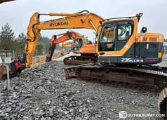 2012 Hyundai R235LCR-9 crawler excavator, side view
