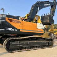 Hyundai 300LC-9S crawler excavator side view