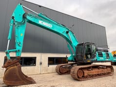2018 Kobelco SK500LC-10 crawler excavator side view 2018 Kobelco SK500LC-10 crawler excavator side view