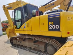 2017 Komatsu PC200-7 crawler excavator side view