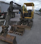 2007 Volvo EC25 mini excavator, front three-quarter view 2007 Volvo EC25 mini excavator, front three-quarter view