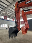2024 Doosan 225LCA crawler excavator boom and bucket detail