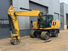 2017 Caterpillar M320F wheel excavator, side profile view